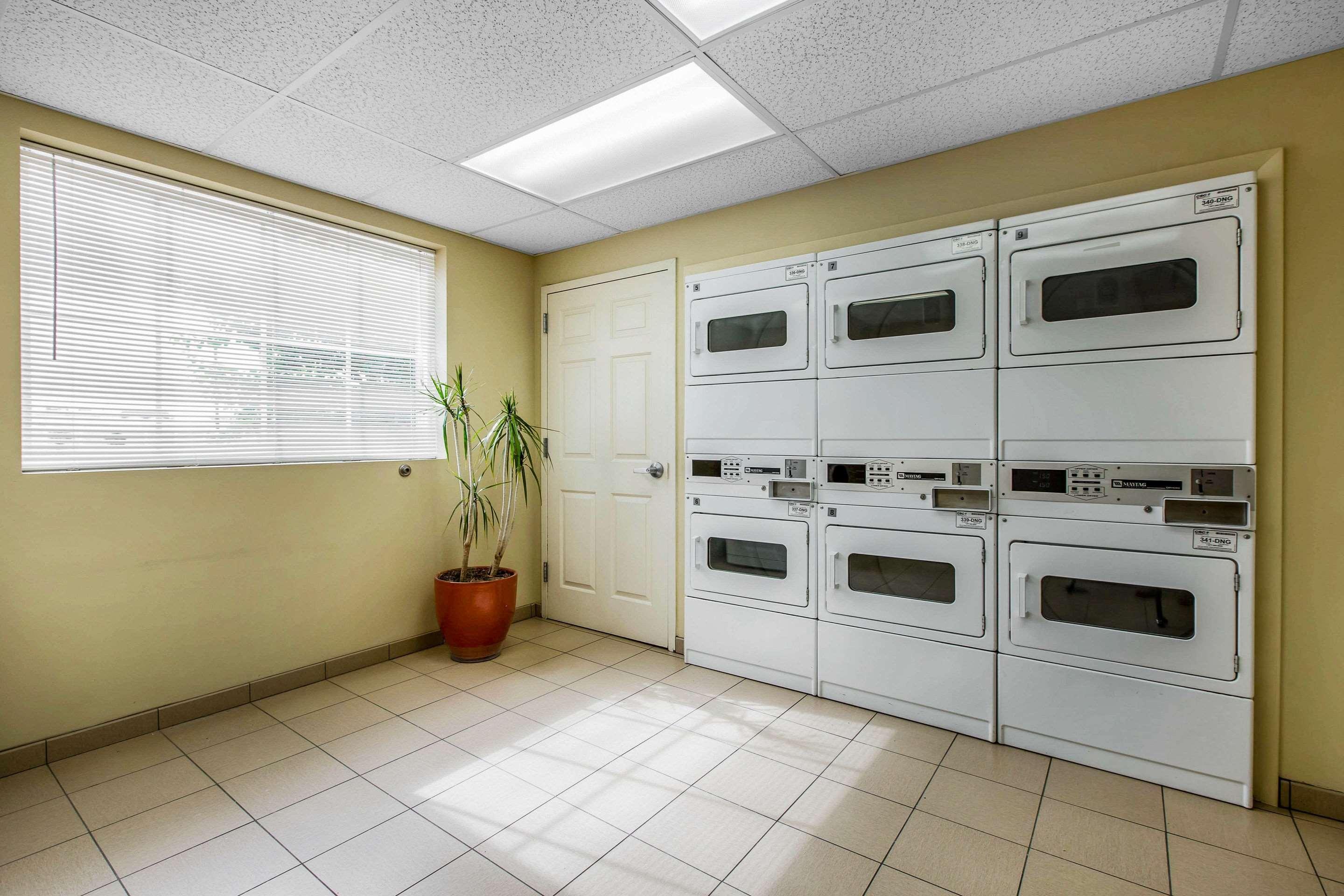 Suburban Studios Near Camp Lejeune Jacksonville Exterior foto